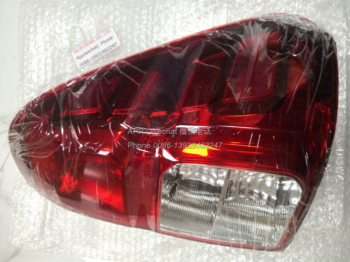 81550-0K260,Toyota Hilux Revo Rear Lamp,81550-0K261